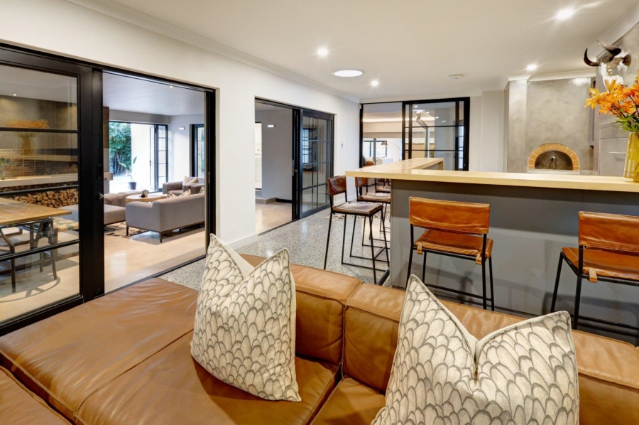 6 Bedroom Property for Sale in Welgemoed Western Cape